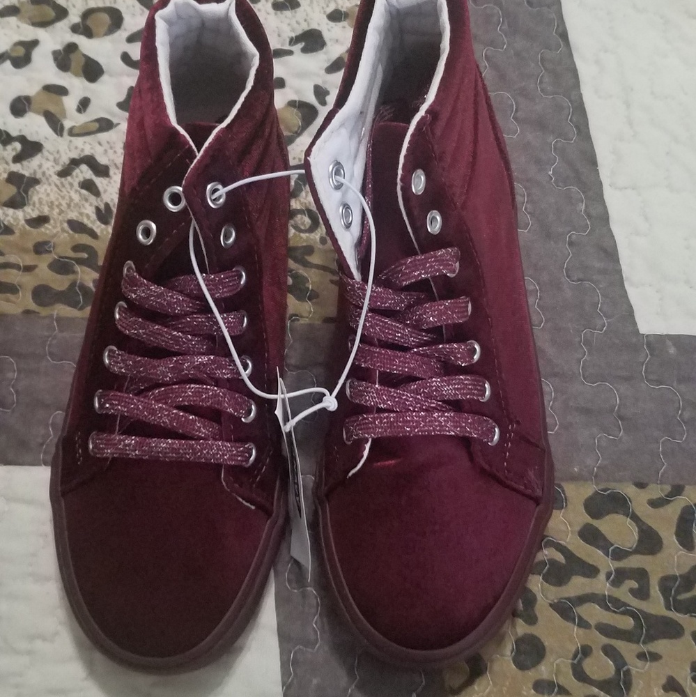 Girls size 3 burgundy velvet shoes